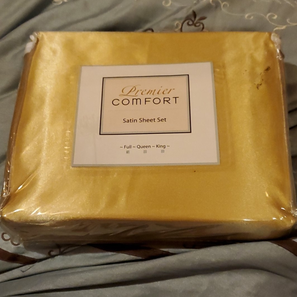 Gold Satin Sheet Set- Full Size
